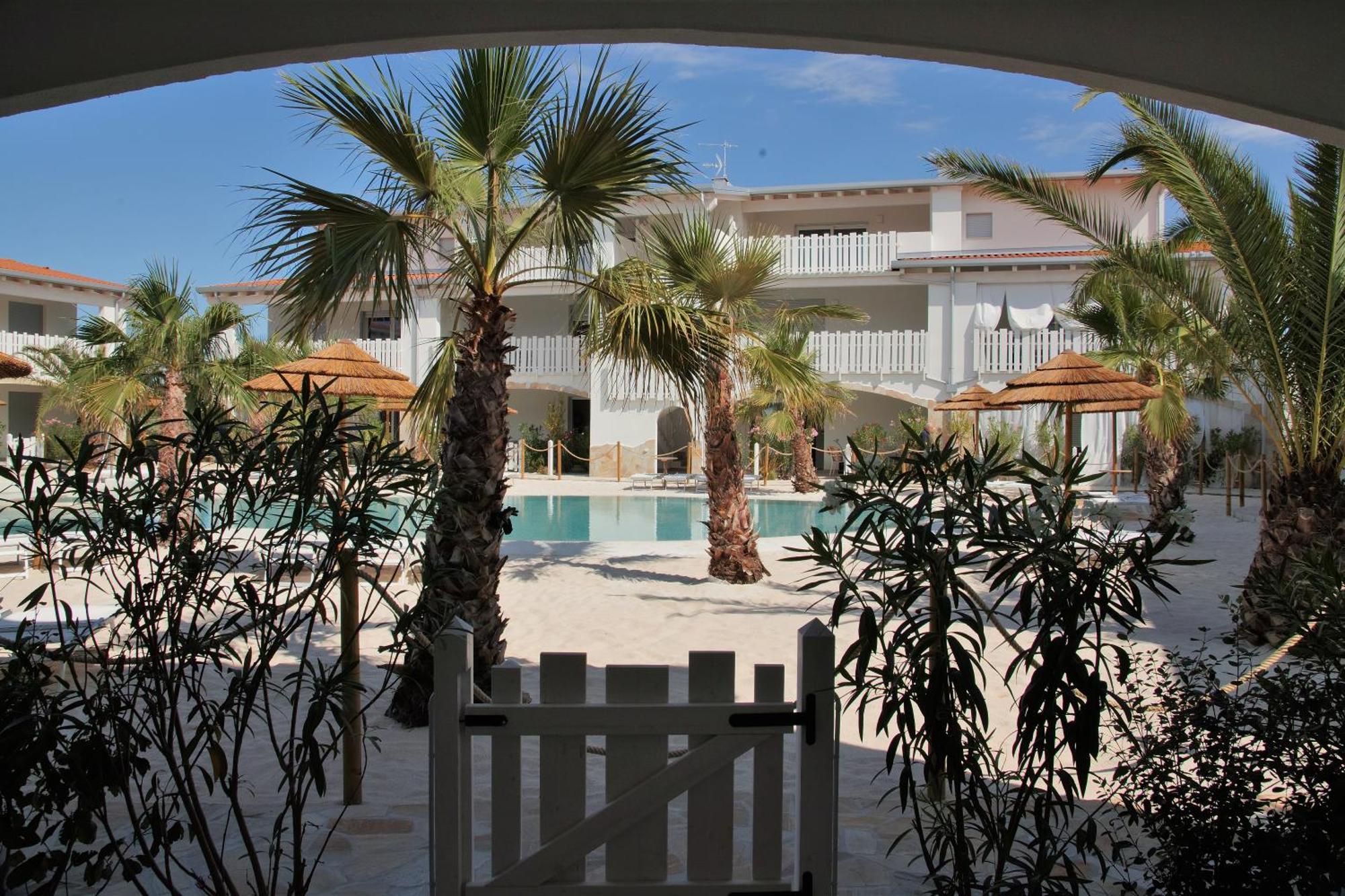 Cala Blu Residence Con Piscina-Centralissimo Лидо-ди-Езоло Экстерьер фото