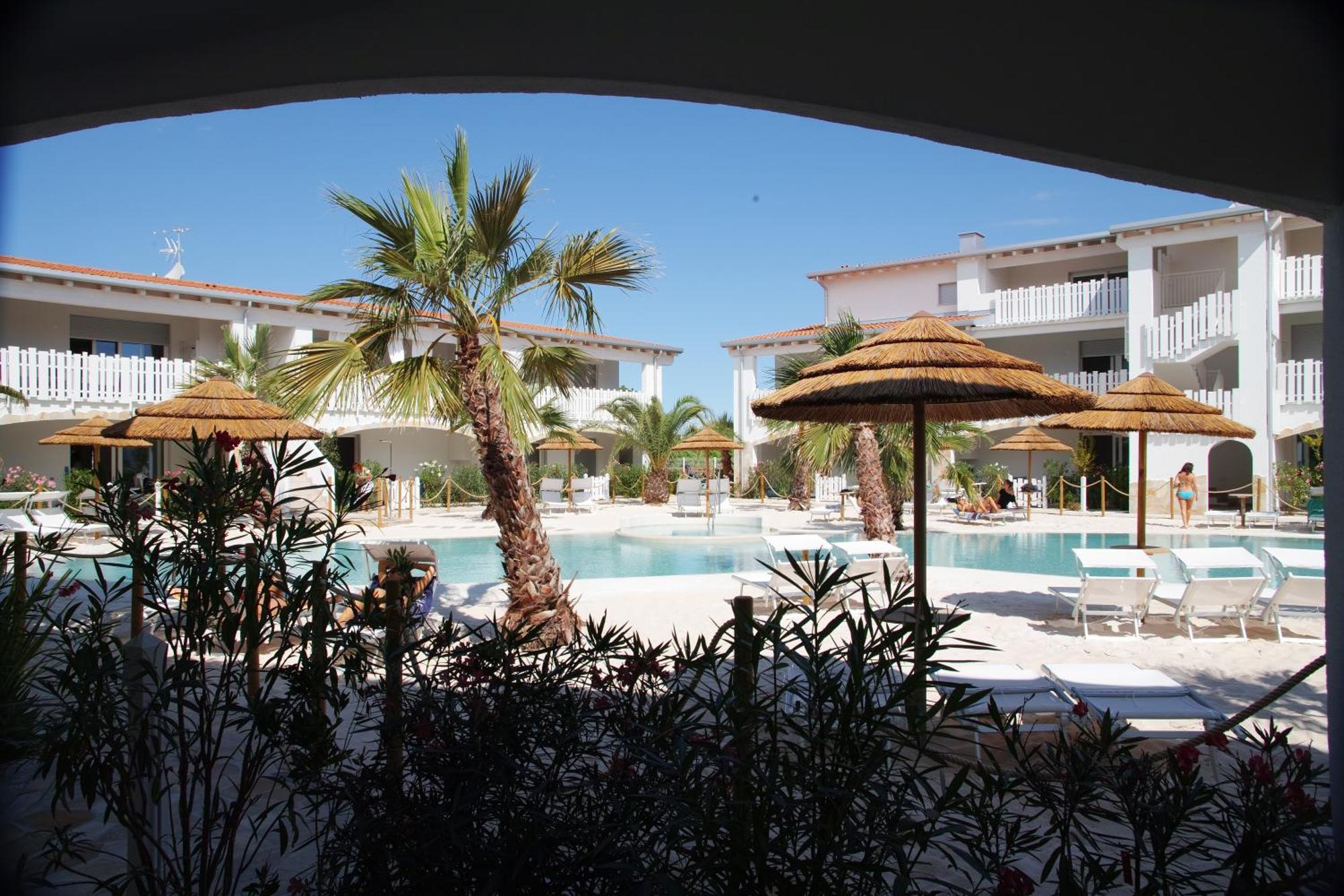 Cala Blu Residence Con Piscina-Centralissimo Лидо-ди-Езоло Экстерьер фото