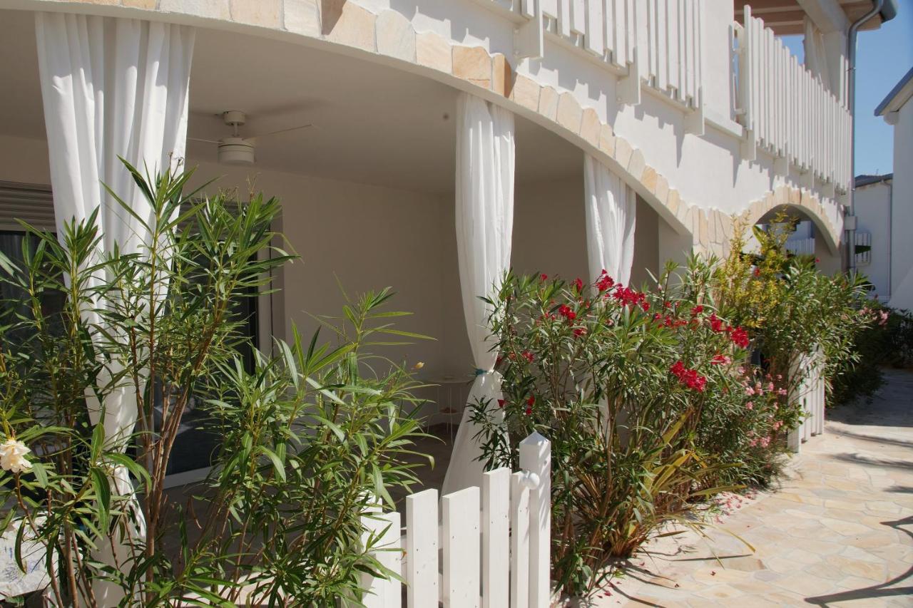 Cala Blu Residence Con Piscina-Centralissimo Лидо-ди-Езоло Экстерьер фото